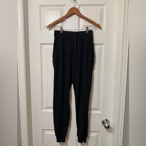 Lululemon athletica warm down high rise jogger size 2 vvvguc